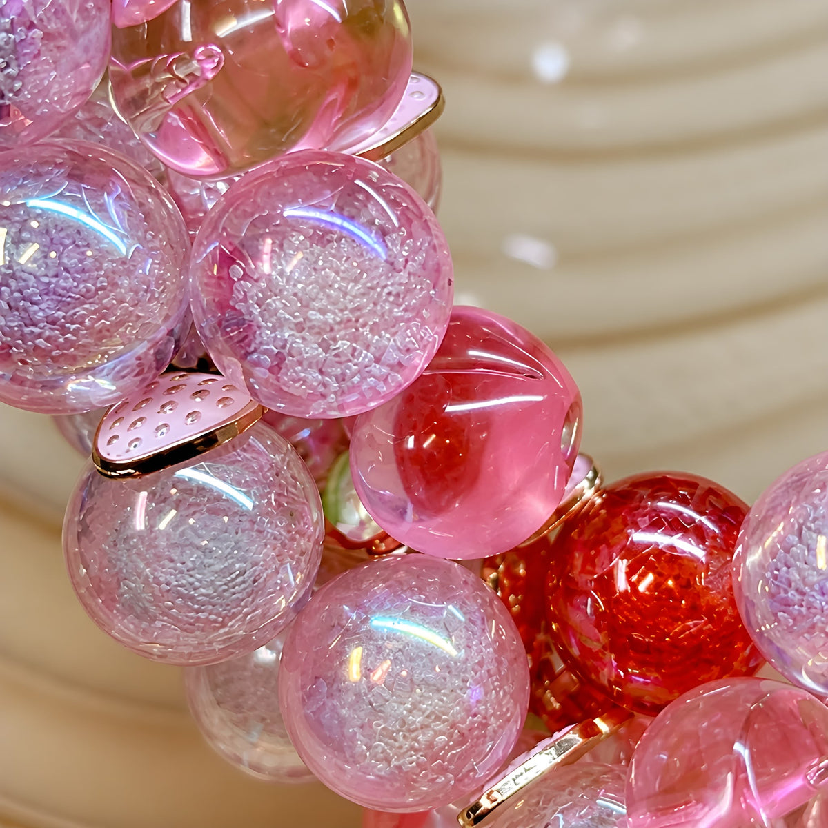 Juicy Blush – Pink statement necklace with transparent beads