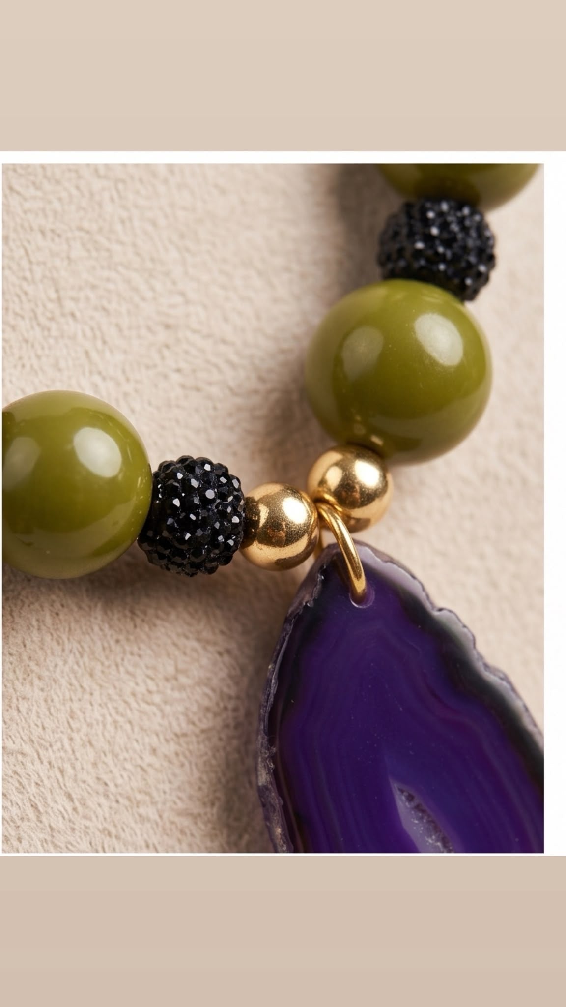 Olive Noir Handmade Agate Necklace by Illari