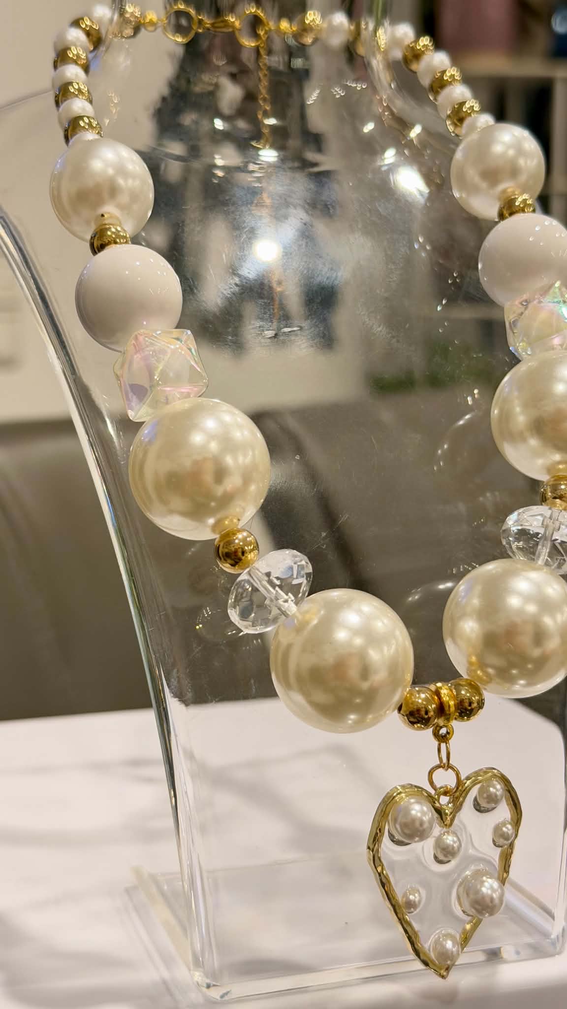 Pearl Amour Handmade Necklace by Illari