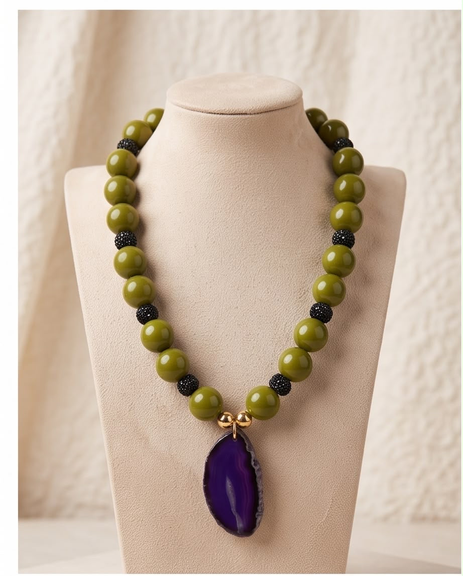 Olive Noir Handmade Agate Necklace by Illari