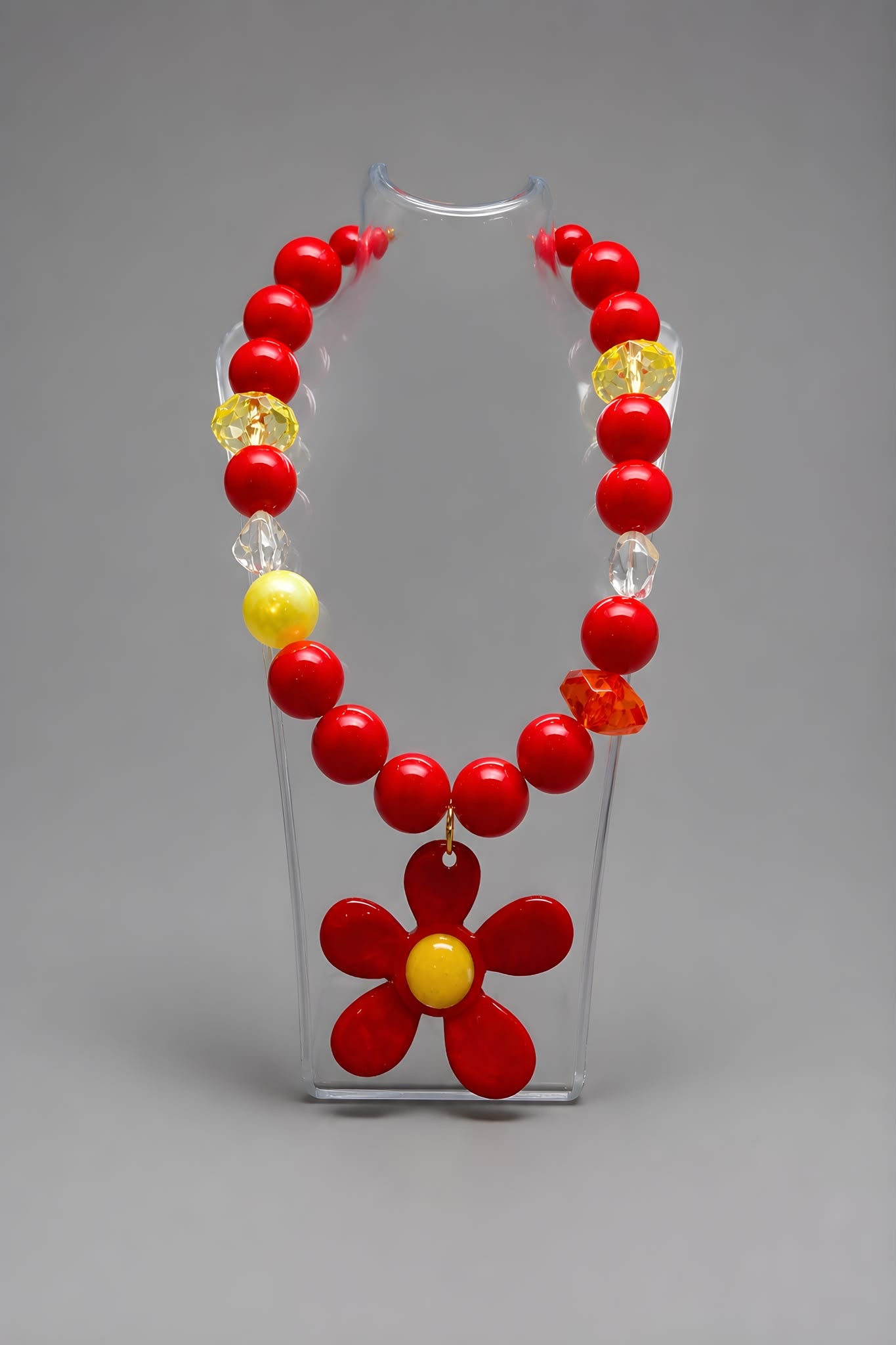 Red Petals – Rote Statement-Halskette mit XL-Blütenanhänger | Einzelstück