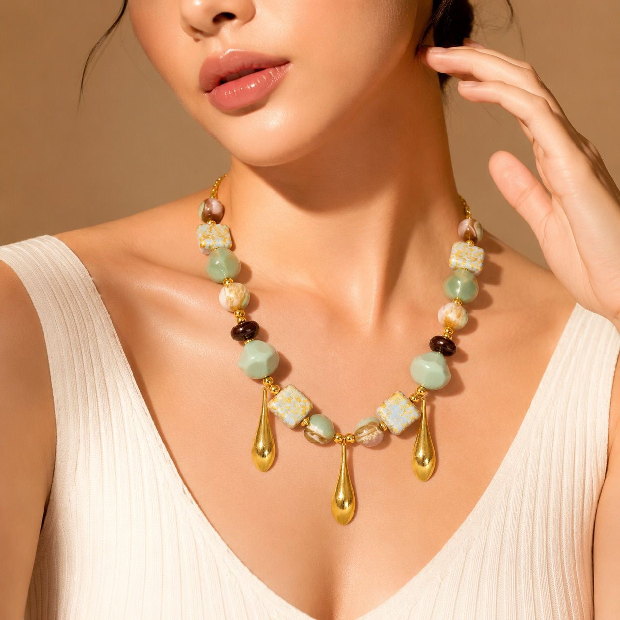 Elegance Handmade Necklace by Illari