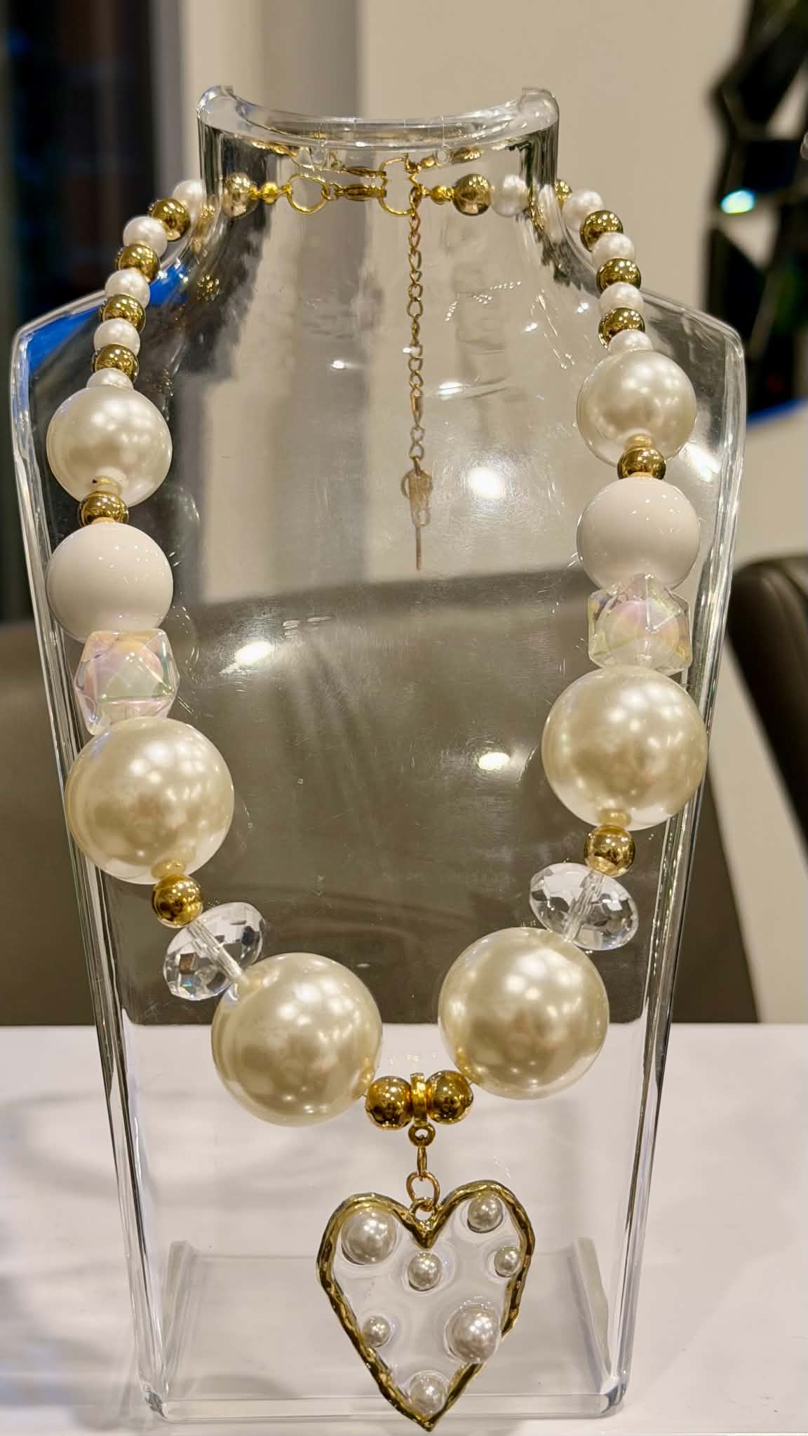 Pearl Amour Handmade Necklace by Illari