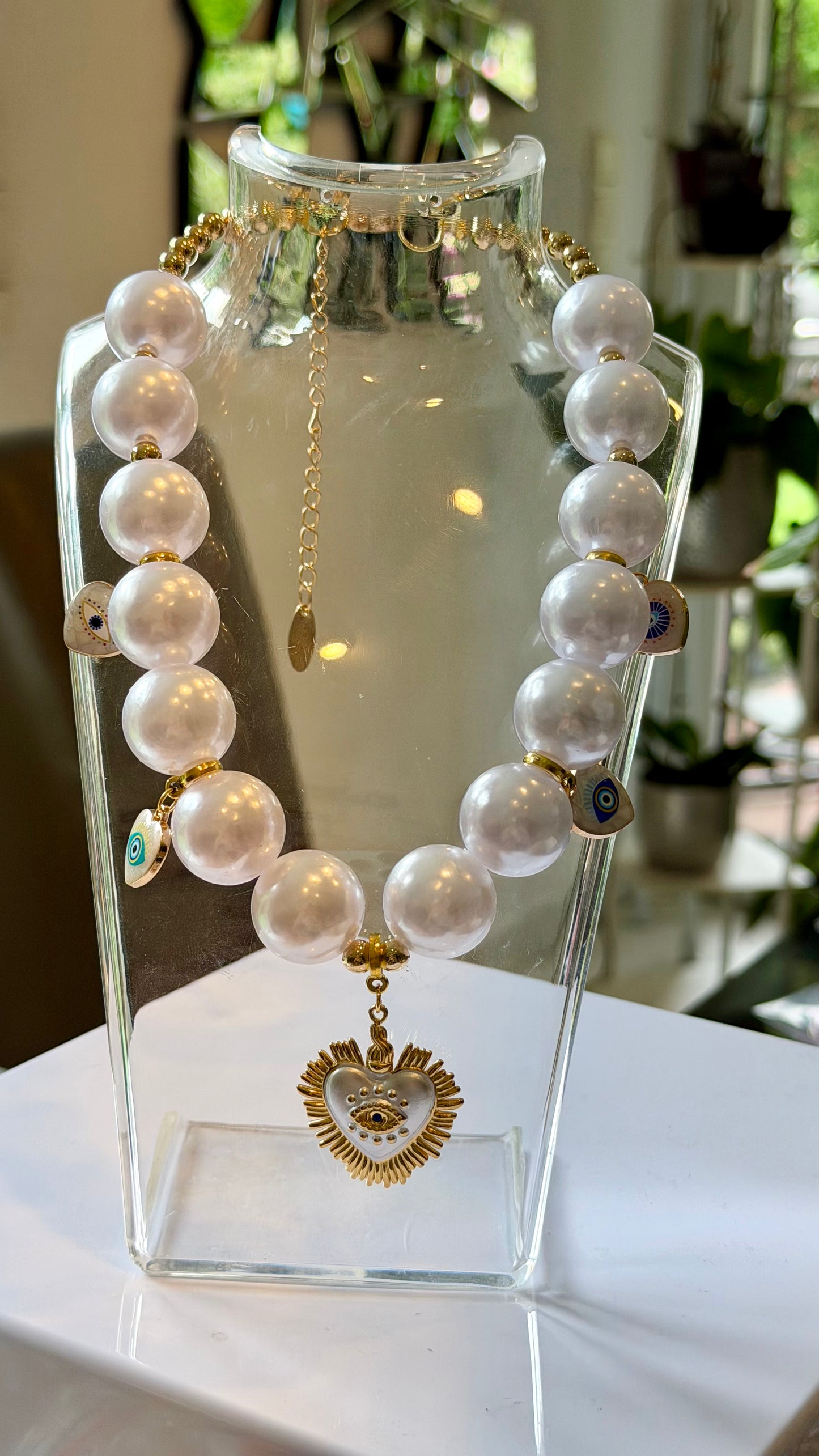 Éclat Sacre Handmade Necklace by Illari