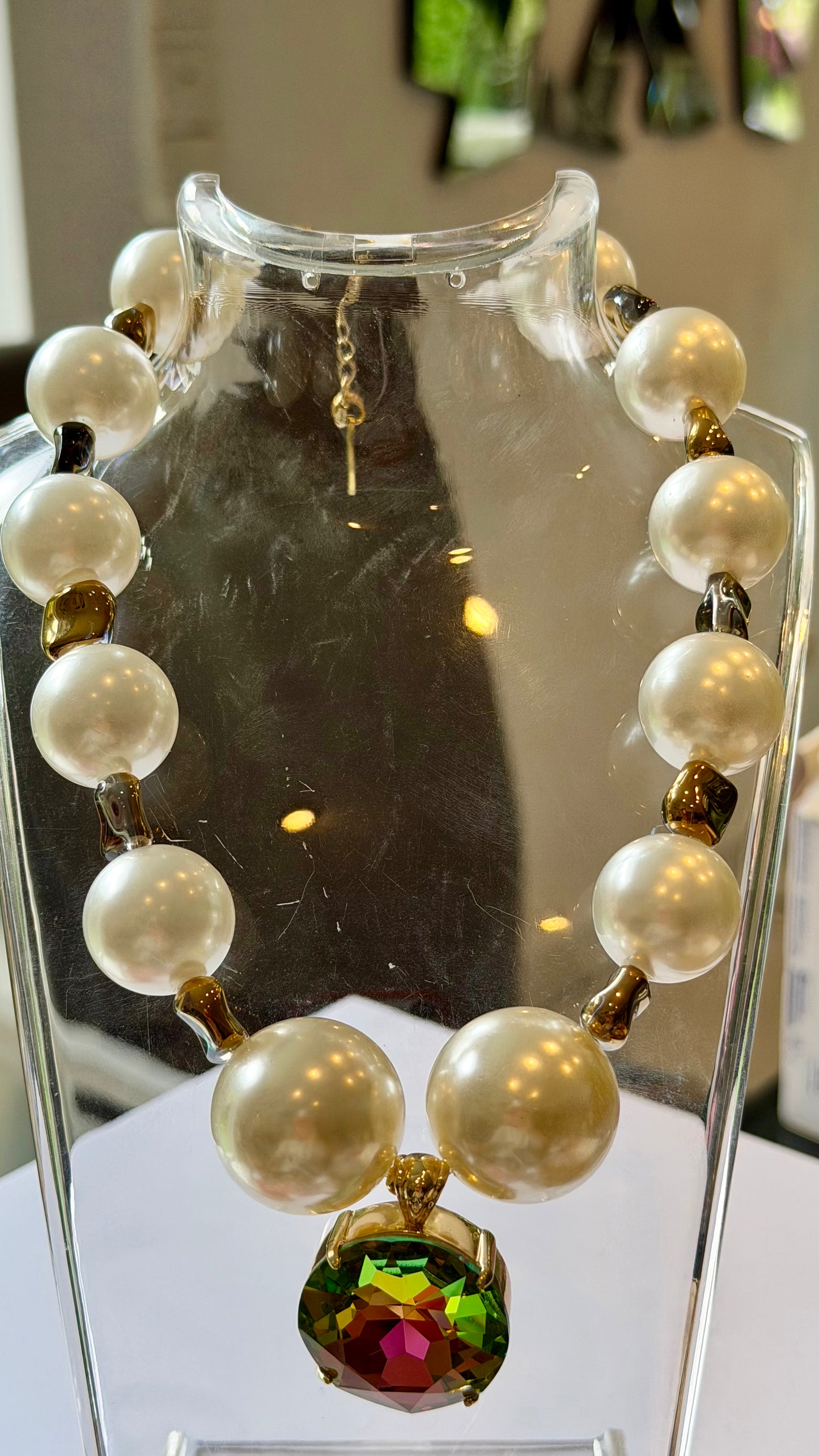 Maison Pearl Maximilized Handmade Necklace by Illari